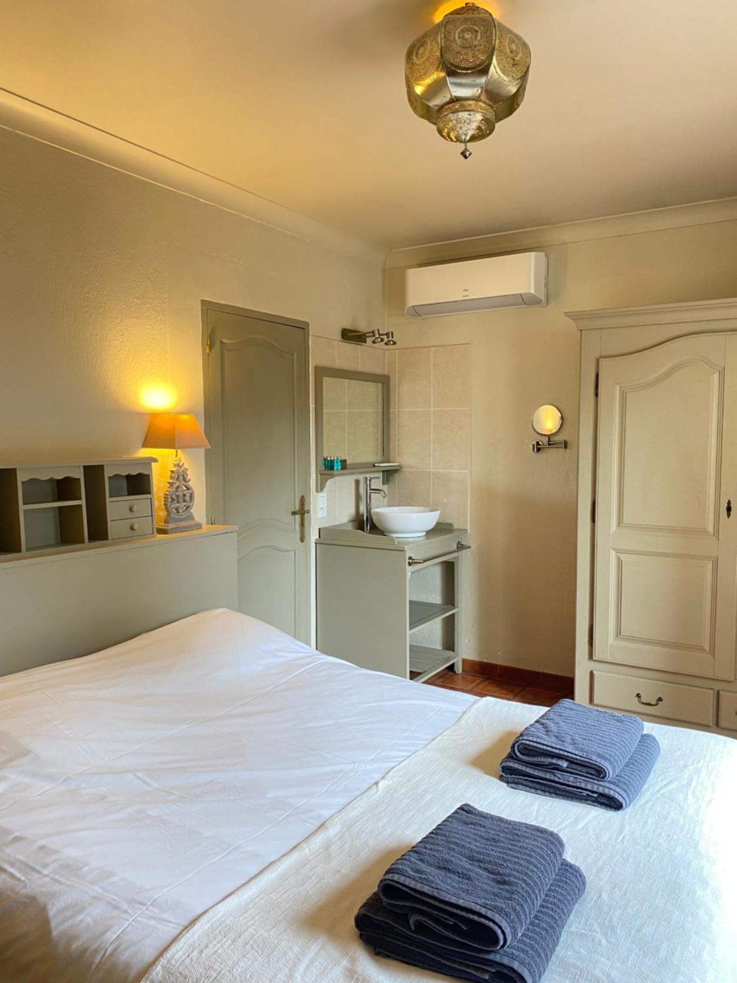 Villa Liberty Entraigues-sur-la-Sorgue ภายนอก รูปภาพ